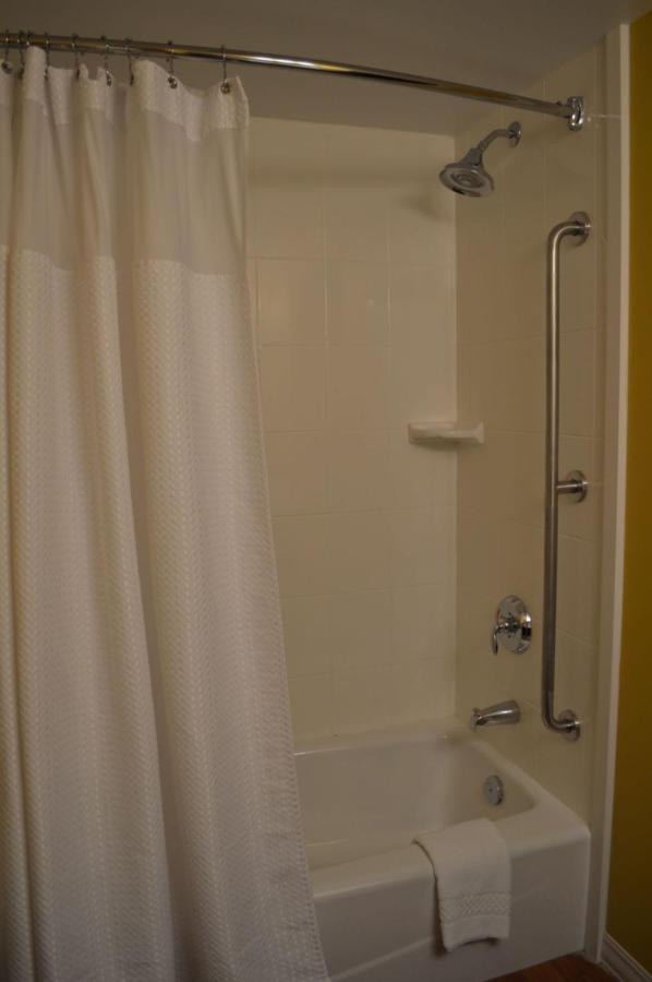 Towneplace Suites By Marriott Red Deer Buitenkant foto