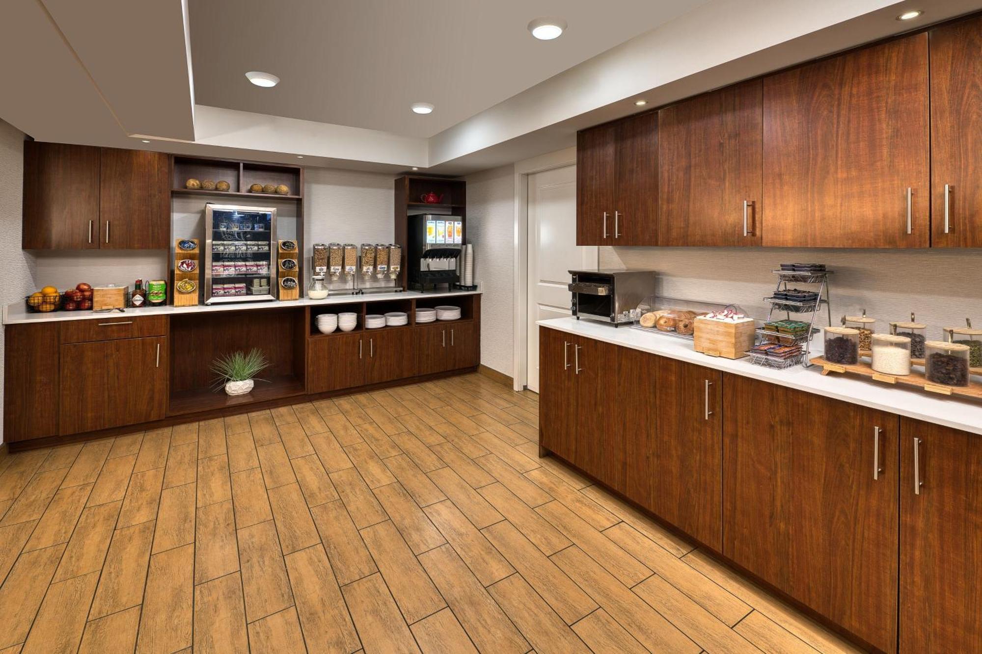 Towneplace Suites By Marriott Red Deer Buitenkant foto