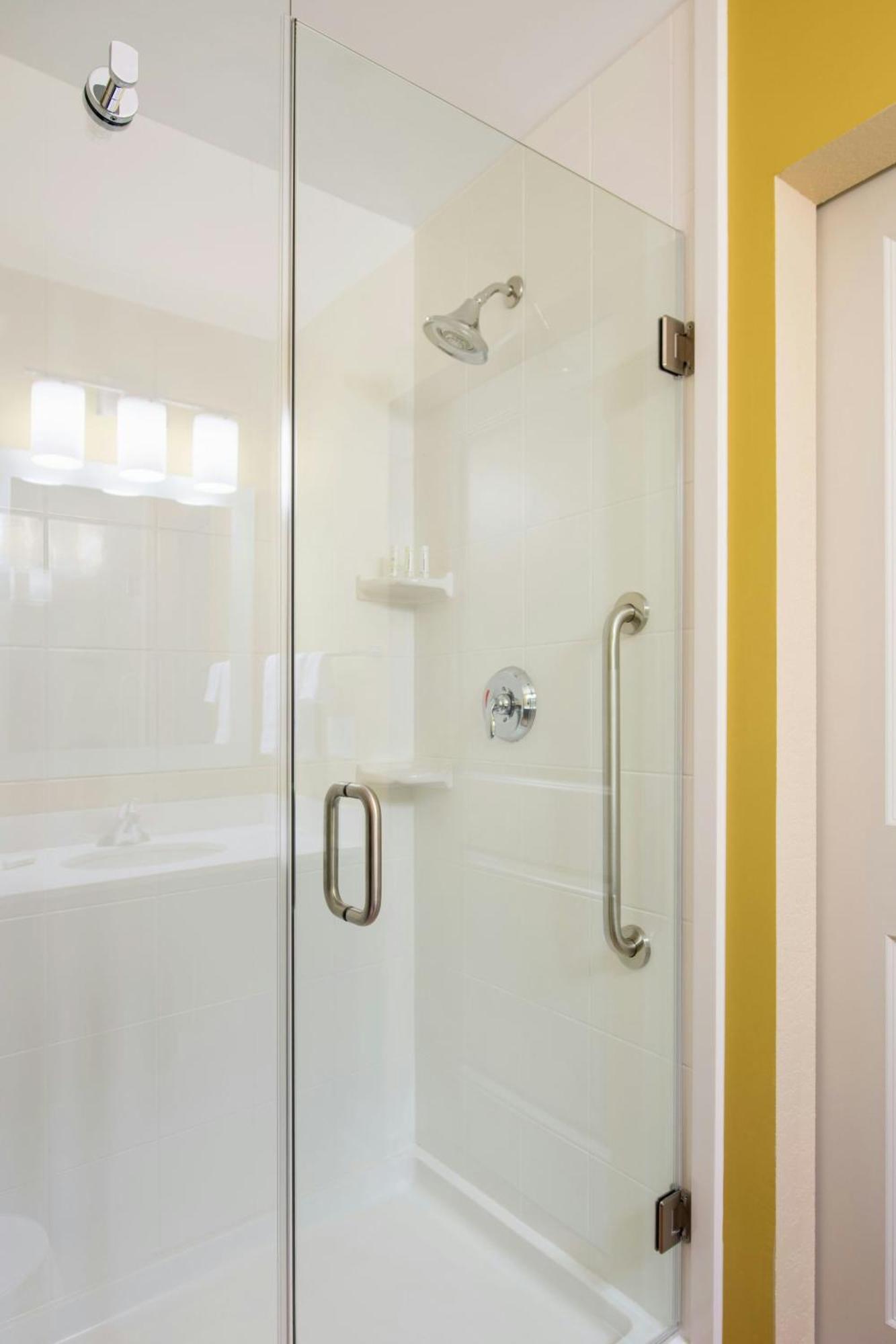 Towneplace Suites By Marriott Red Deer Buitenkant foto