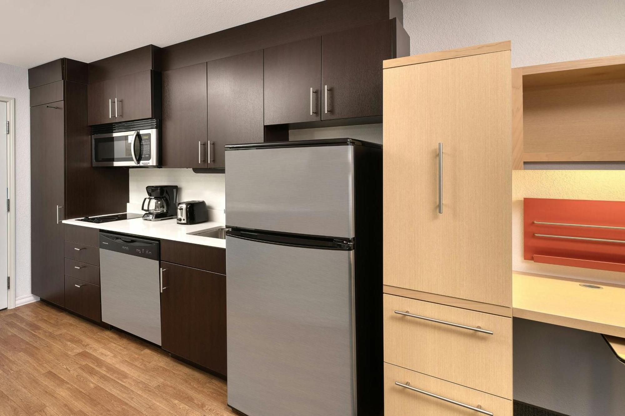 Towneplace Suites By Marriott Red Deer Buitenkant foto