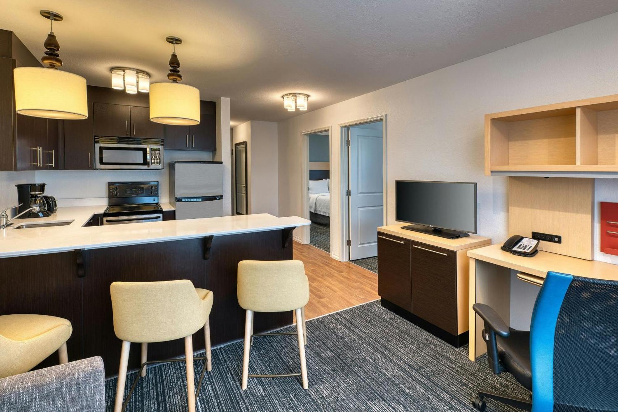 Towneplace Suites By Marriott Red Deer Buitenkant foto