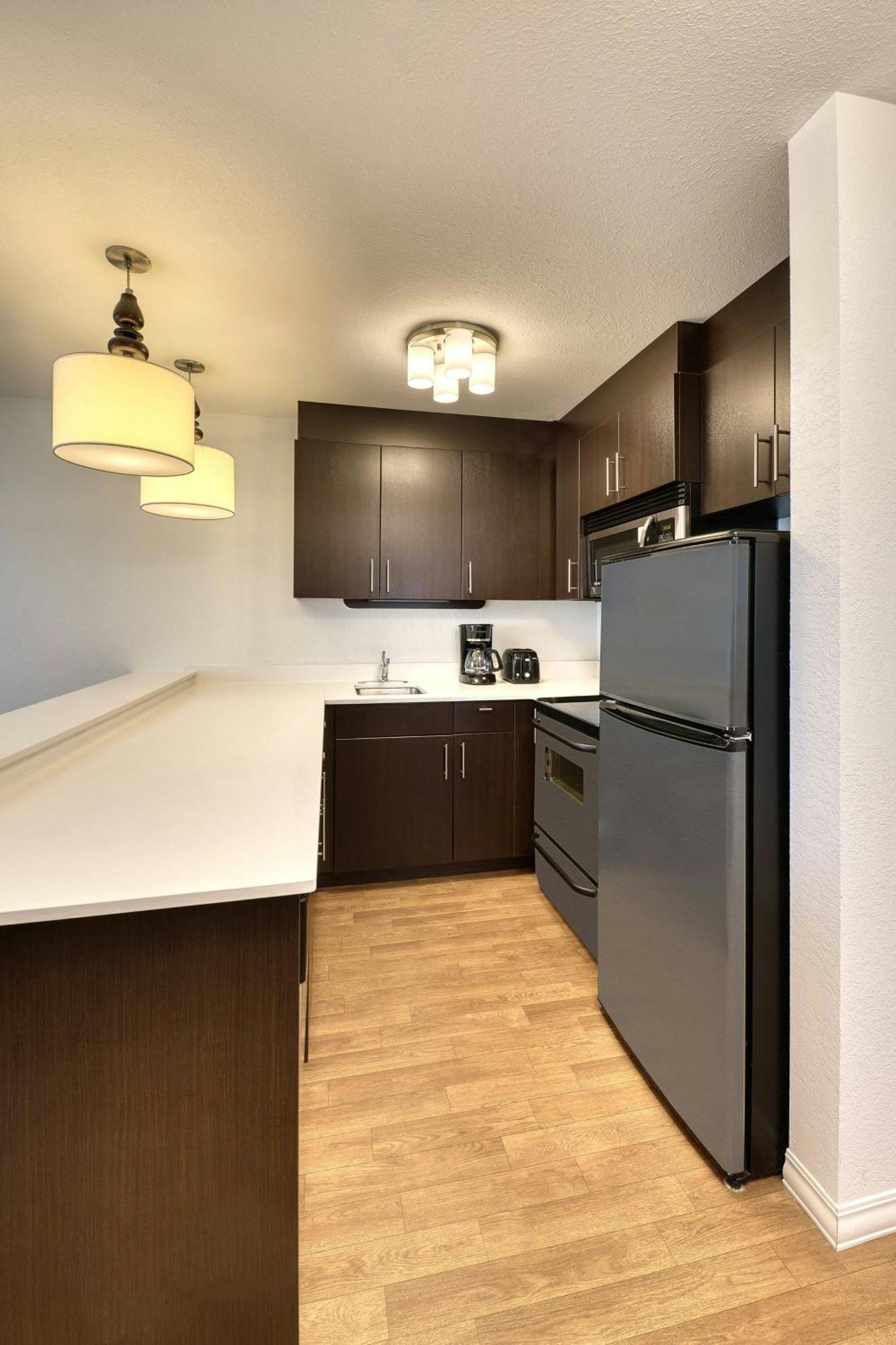 Towneplace Suites By Marriott Red Deer Buitenkant foto