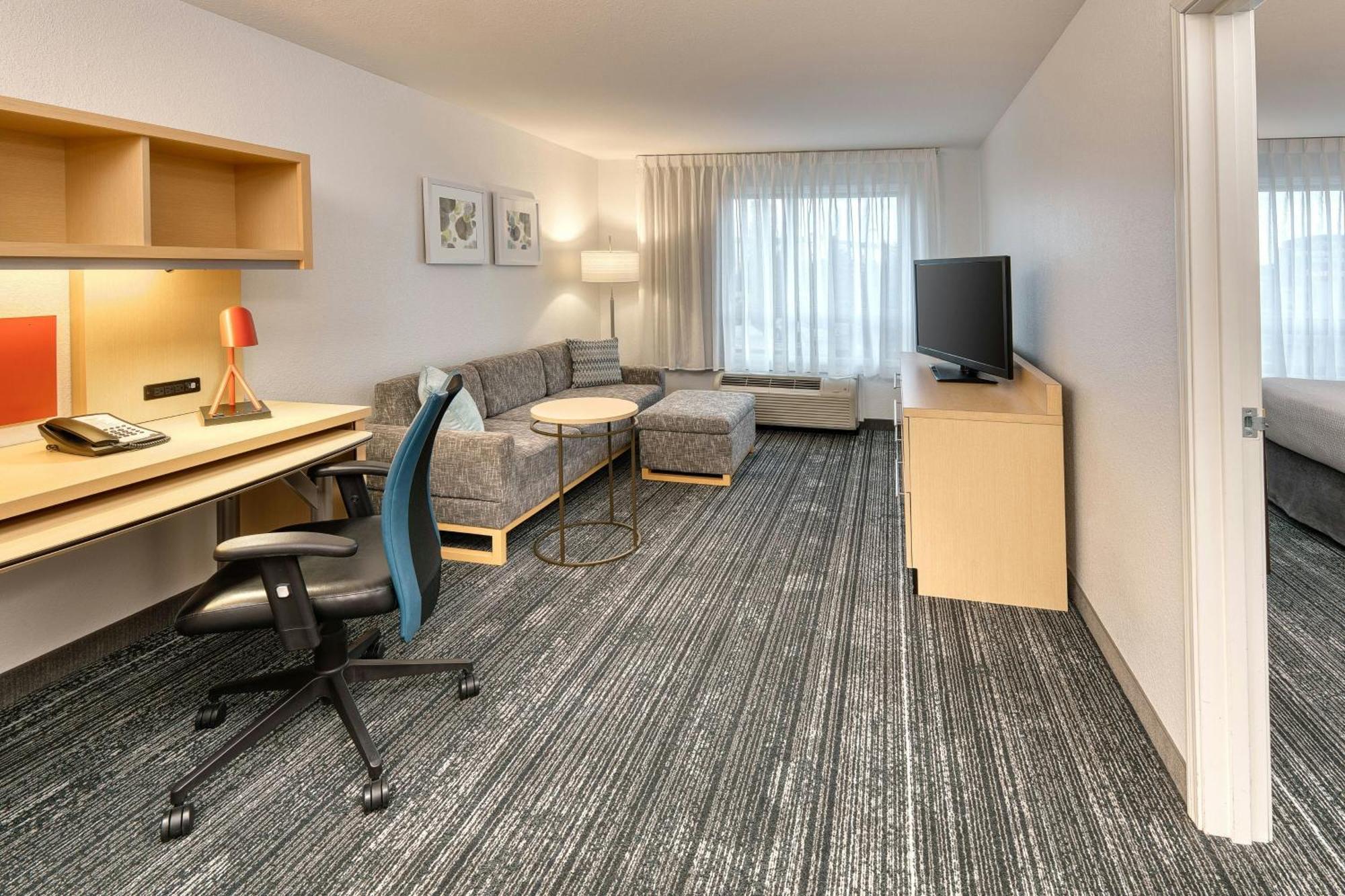 Towneplace Suites By Marriott Red Deer Buitenkant foto