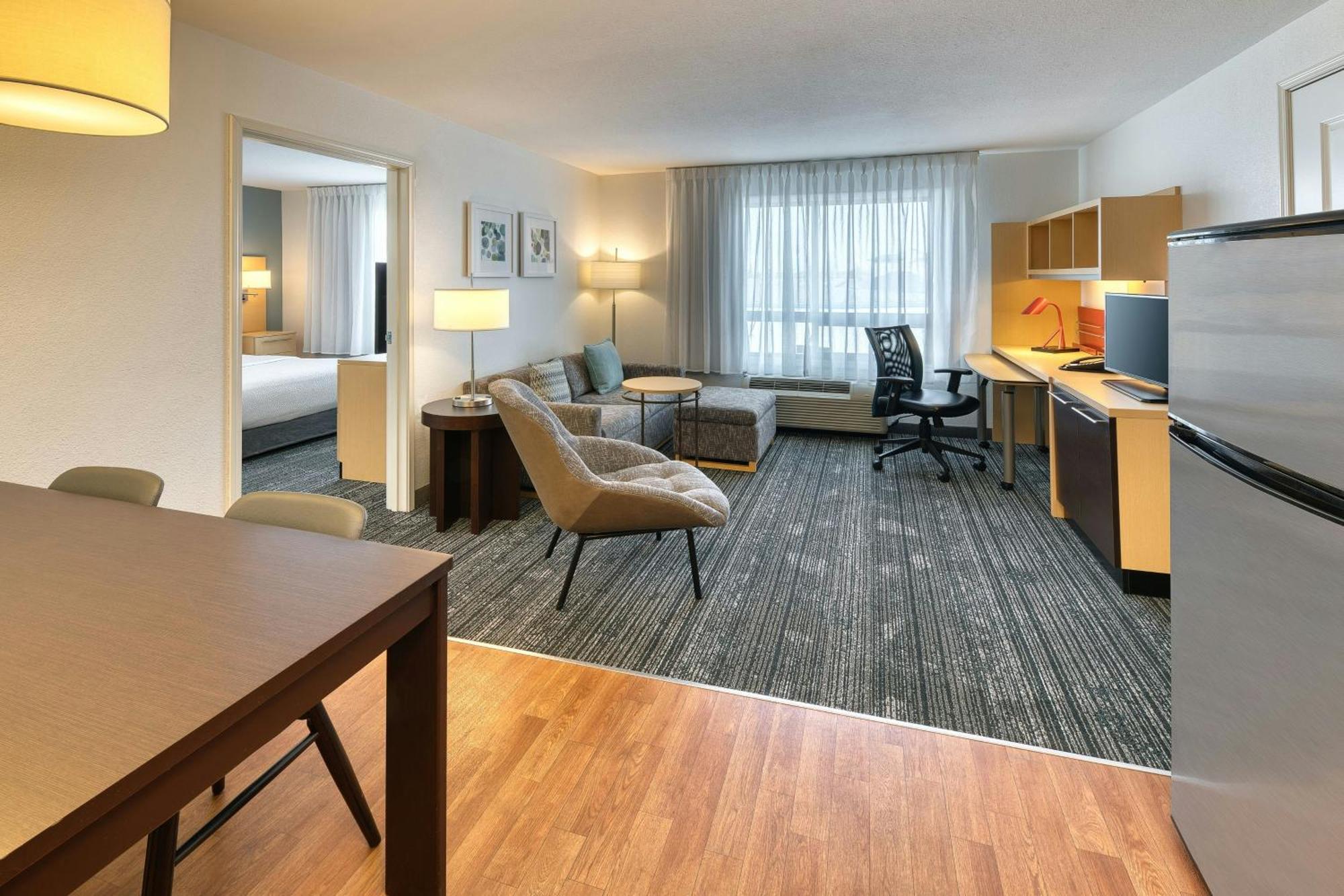 Towneplace Suites By Marriott Red Deer Buitenkant foto