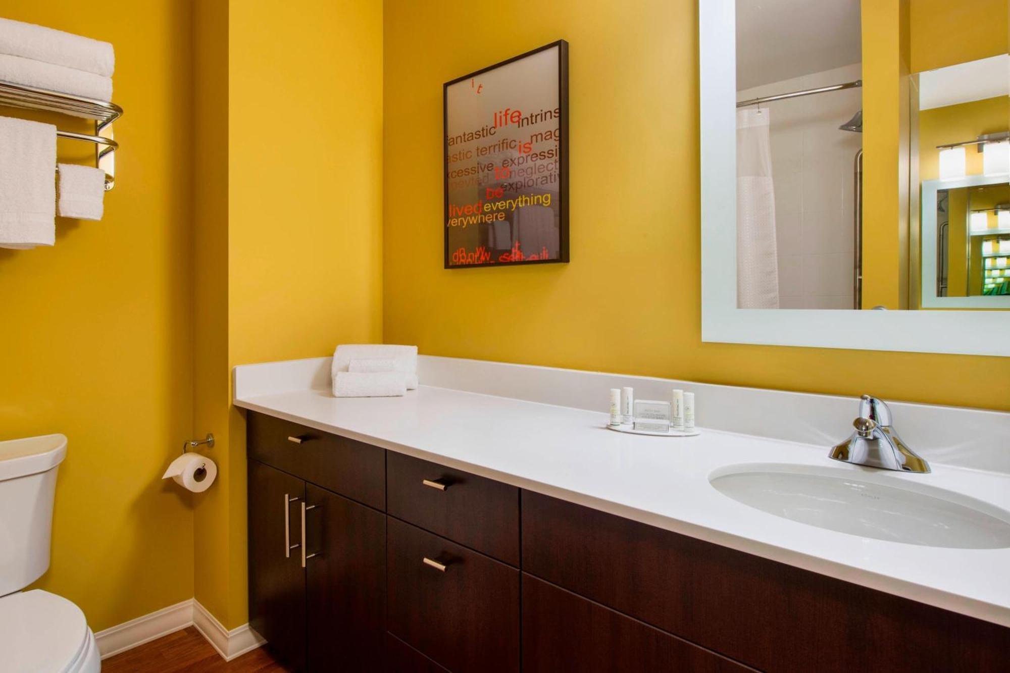 Towneplace Suites By Marriott Red Deer Buitenkant foto