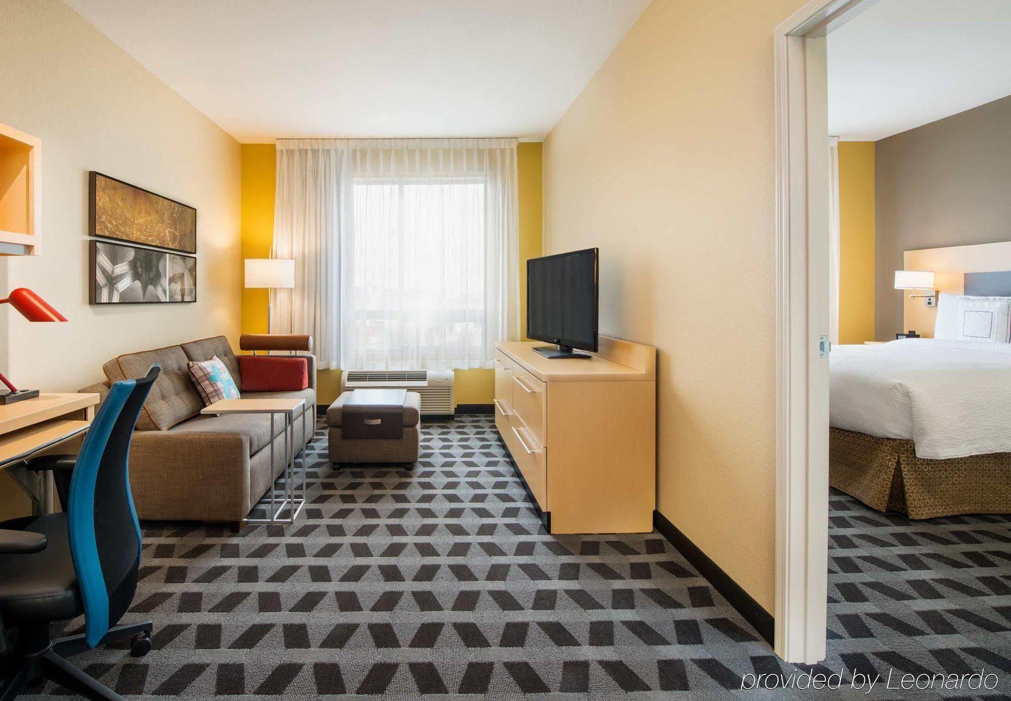 Towneplace Suites By Marriott Red Deer Buitenkant foto