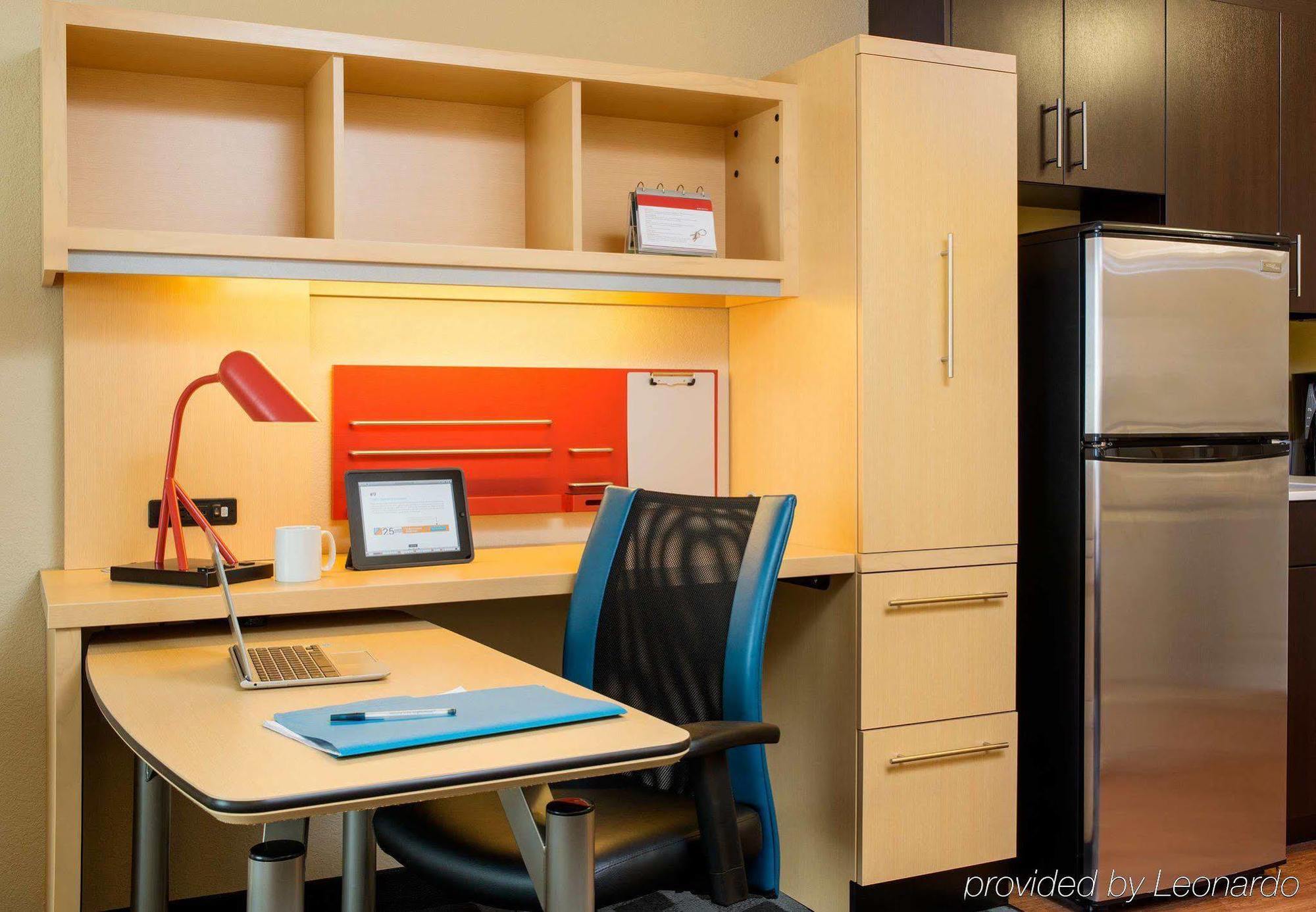 Towneplace Suites By Marriott Red Deer Buitenkant foto