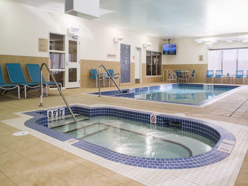 Towneplace Suites By Marriott Red Deer Buitenkant foto