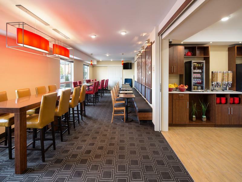 Towneplace Suites By Marriott Red Deer Buitenkant foto