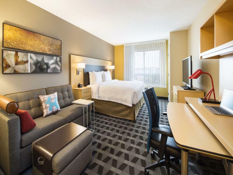 Towneplace Suites By Marriott Red Deer Buitenkant foto